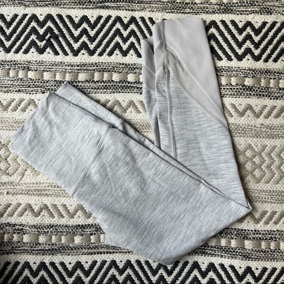 Lululemon size 4 leggings - Picture 5 of 6